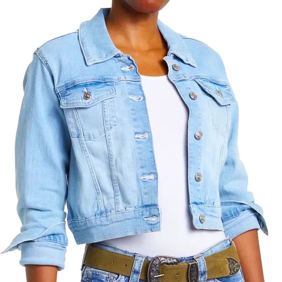True Religion Jackets & Blazers - NWT True Religion Fitted Crop Trucker Jean Jacket Light Wash Size Medium